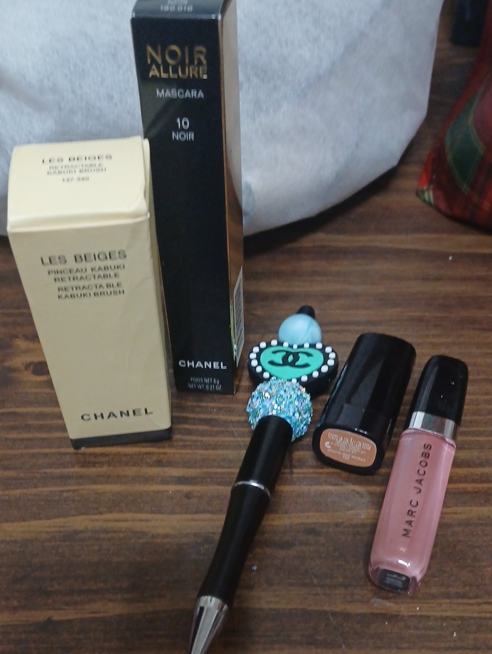 CHANEL Les Beiges Compact Kabuki Brush  & Noir Allure Mascara  ,fashion Pen
